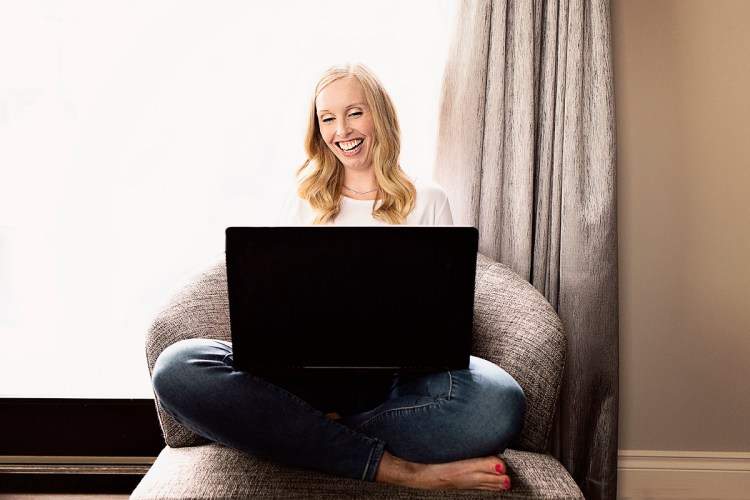 Krista Yaskiw in and virtual couples coaching session
